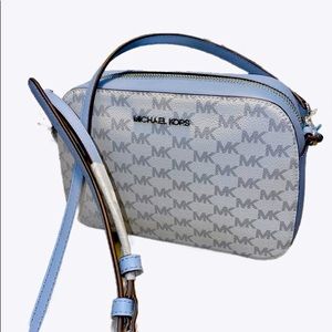 Michael kors small crossbody bag